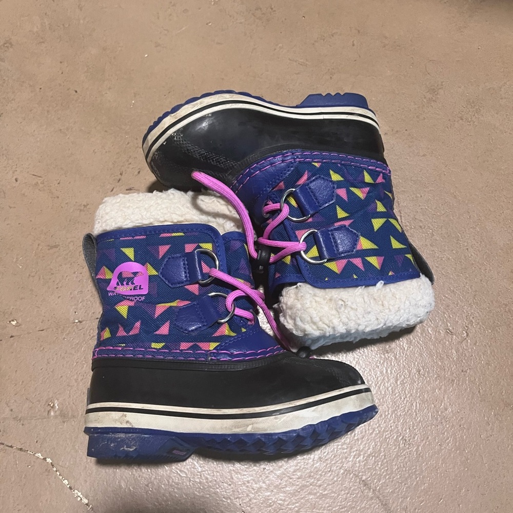 Sorel youth PAC toddler size 9
